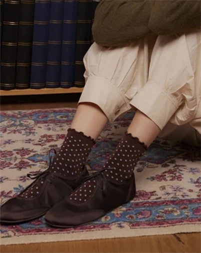 Beck Söndergaard - Dotted Frilla Short Strømpe - Chocolate Brown